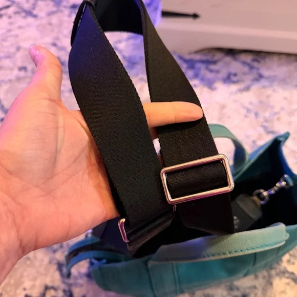 Marc Jacobs Harbor Blue Medium Tote Bag GUC - Picture 5 of 13